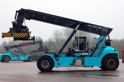 Konecranes offers a variety of versatile forklifts for harbors