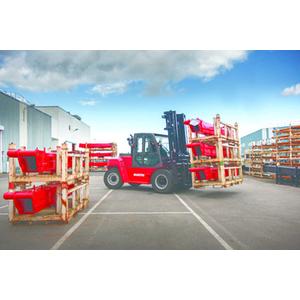 New large and heavy industrial trucks for Manitou